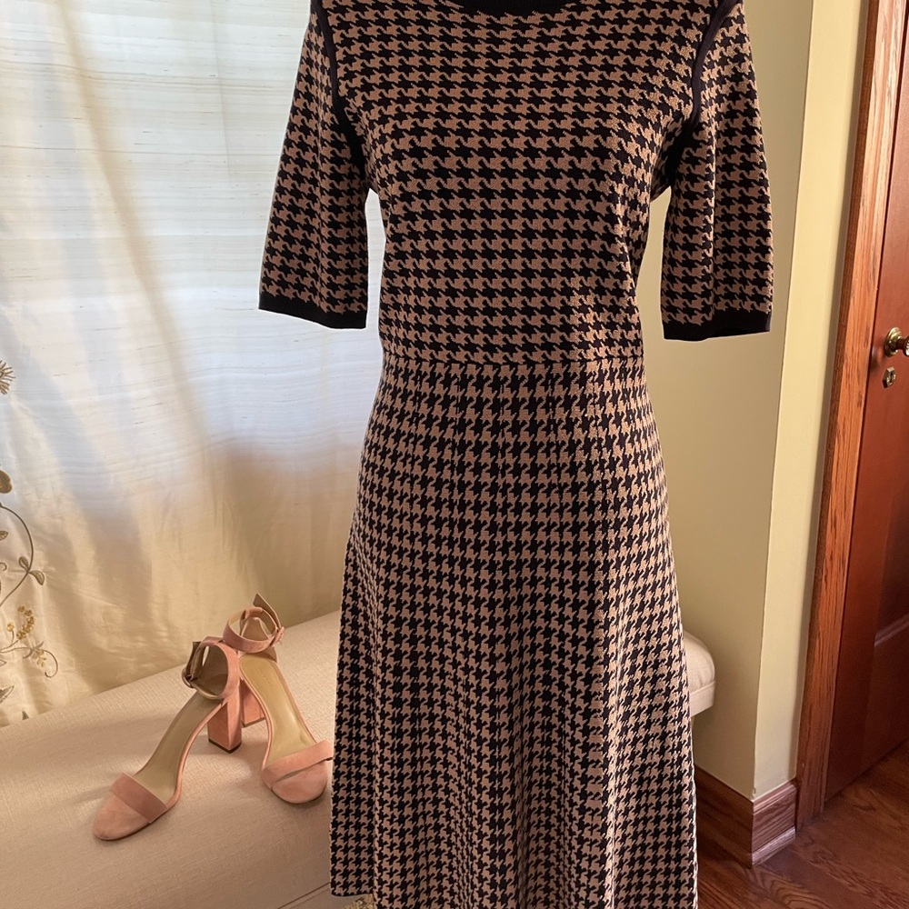 Elegant Navy and Blush Pink Houndstooth Dress
